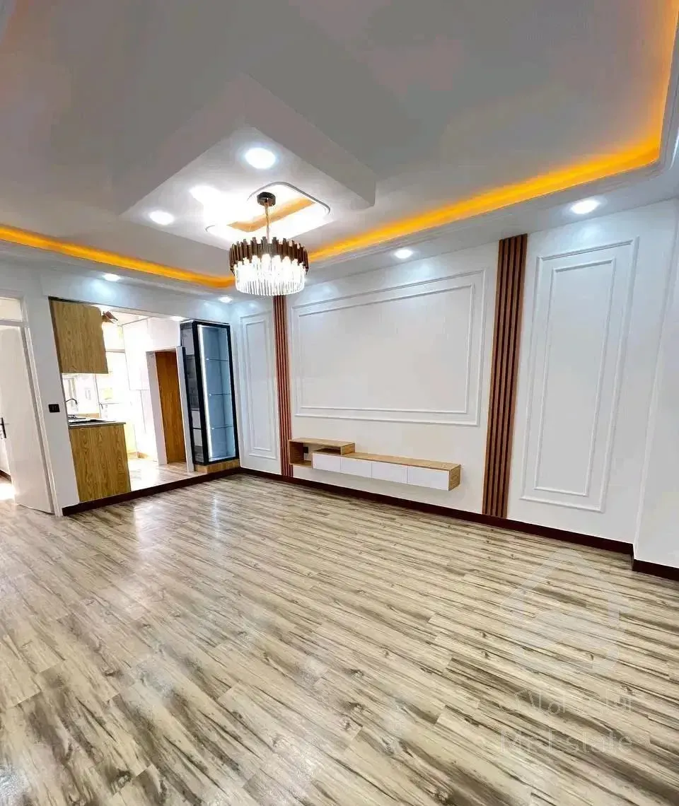 45متر رو به نما/فول امکانات طبقه دوم/پارکینگ سندی