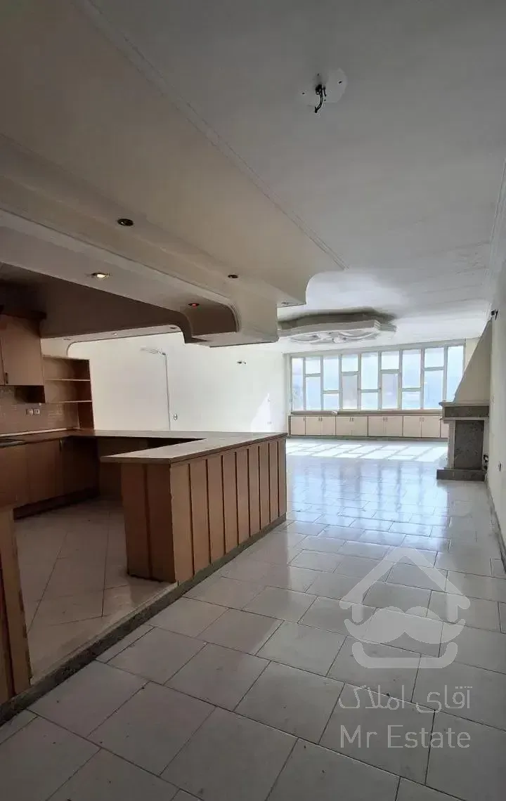 آپارتمان ۱۷۰ متر ۳ خواب                     لادن ۷