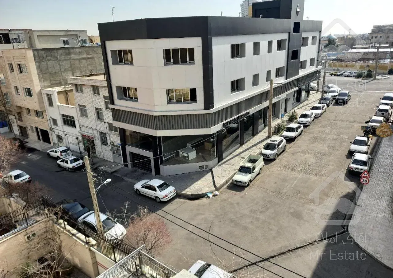 فروش۲۴۰متر بنا در ۲ طبقه / ۲۰۰ متر زمین / زیبادشت / دهکده المپیک