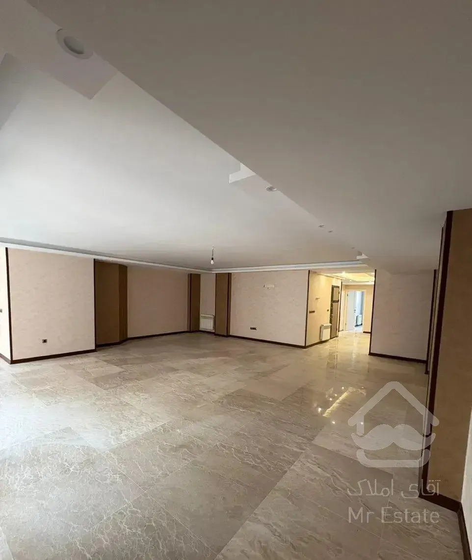 ۱۸۵متر ۳خوابه/غربی های سوم /سالن پرده خور