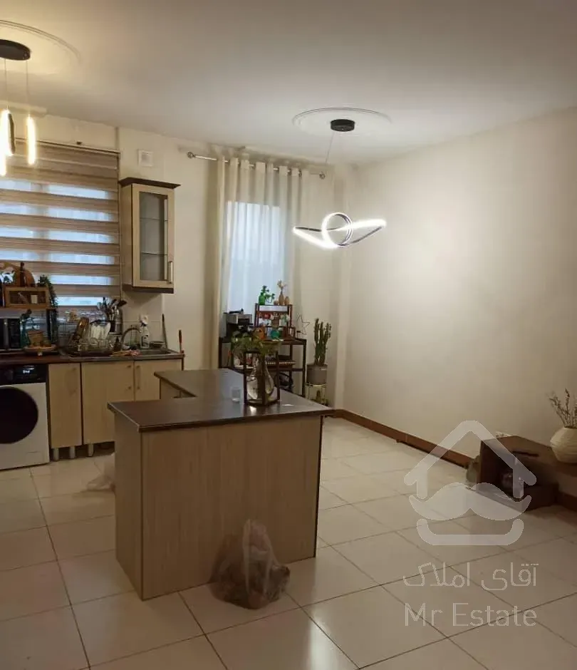 آپارتمان ۸۲ متری  پارکینگ آسانسور دار