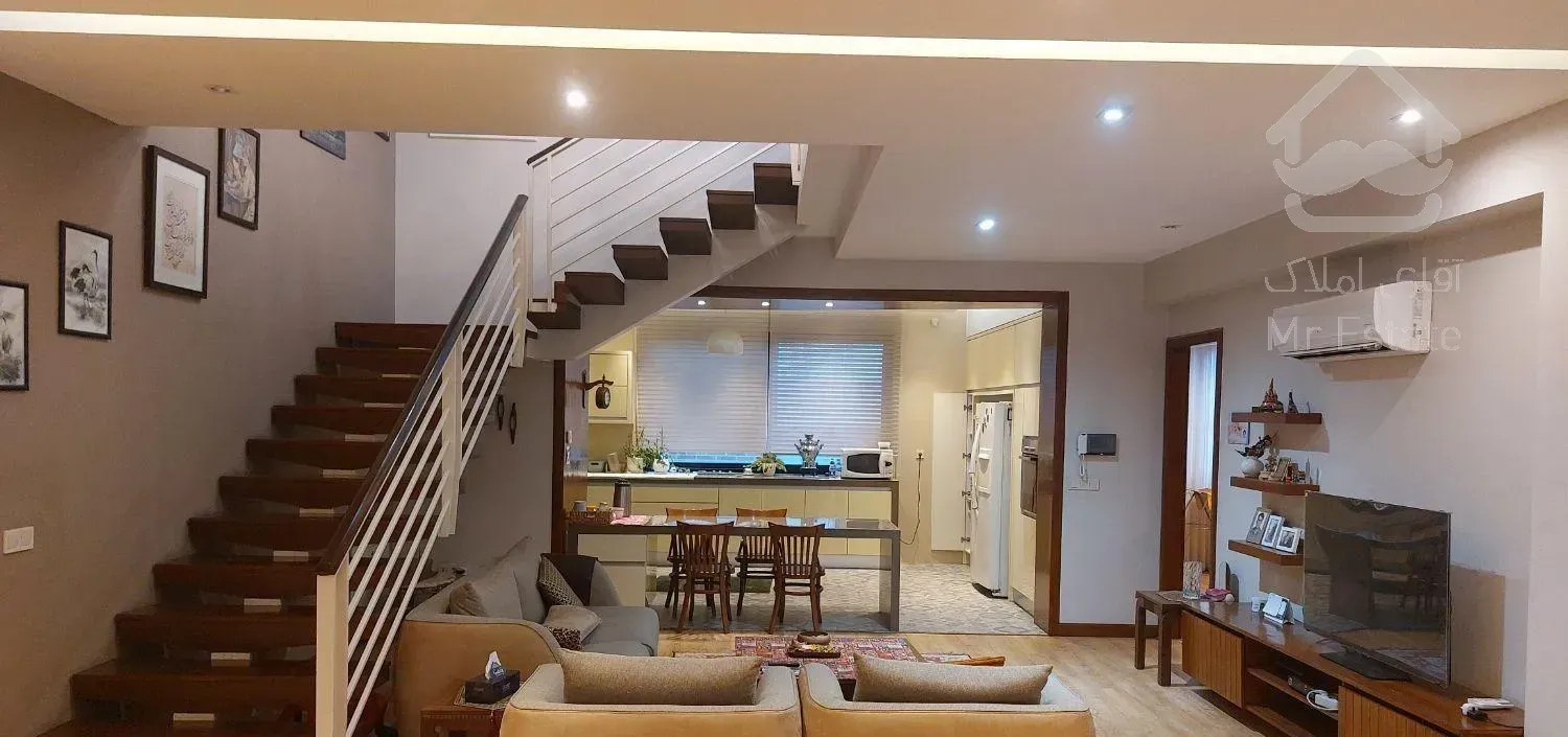 ویلایی شیک و تمیز بلوار فرح اباد بدون مورد مشابه