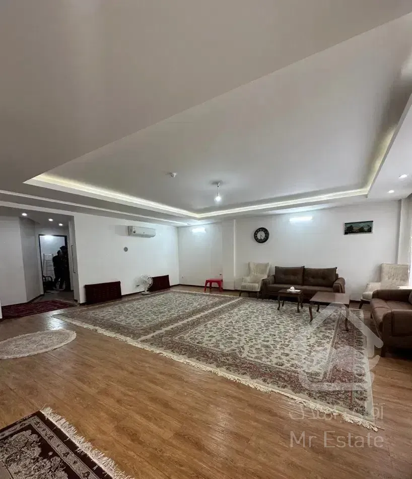 آپارتمان ۱۵۰ متری/ حاشیه میرزاکوچک خان / تک واحدی