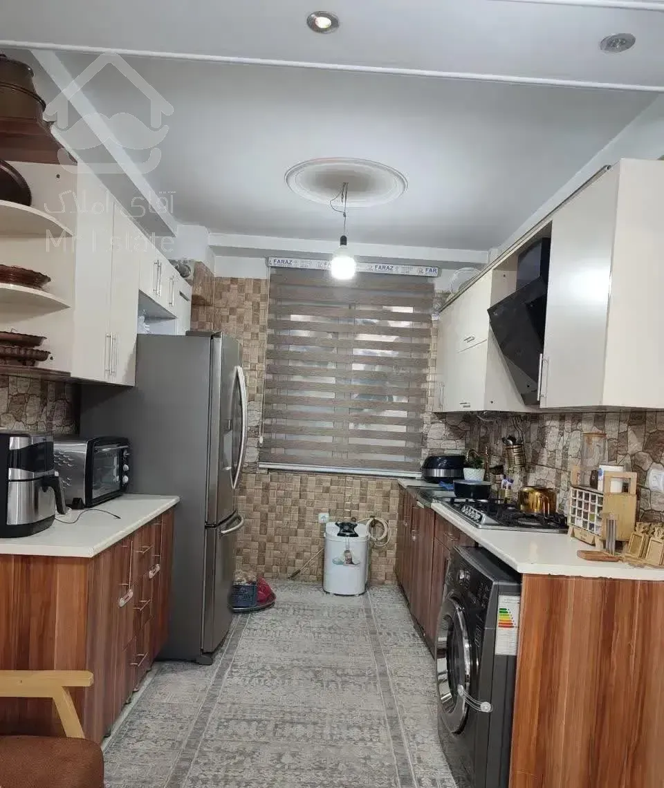 ۴۸متر/طبقه اول/پارکینگ و اسانسور