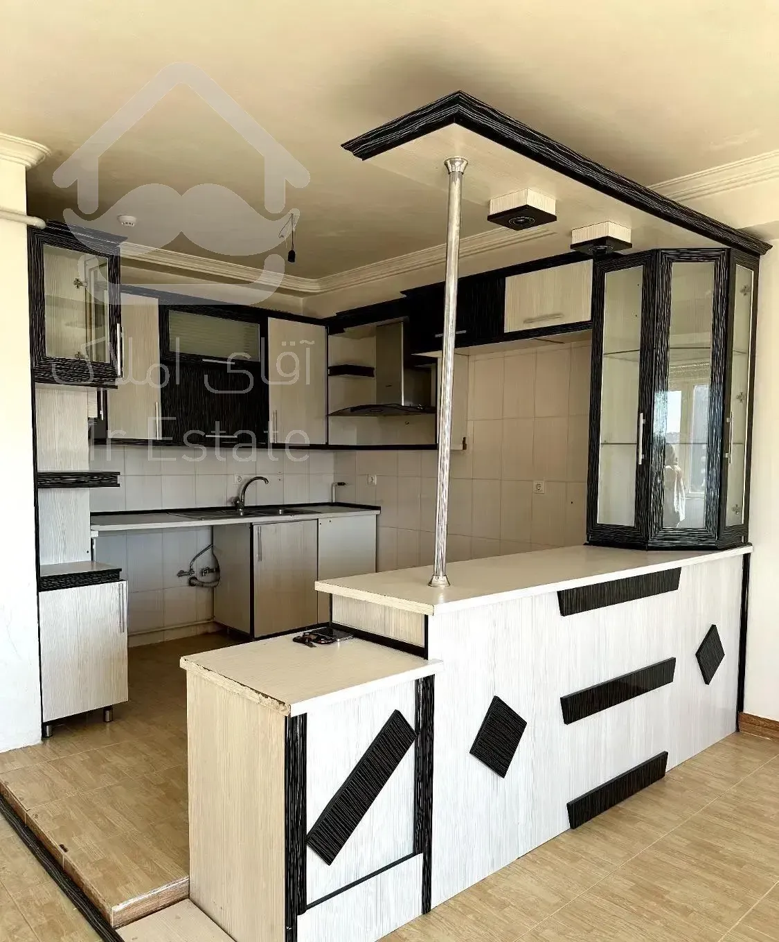 آپارتمان واقع در شهرک اندیشه خیابان تختی رهن کامل