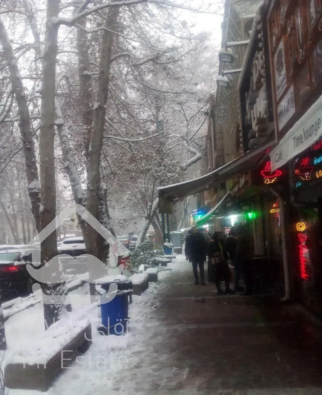 مغازه ۲۰۰متری هایپر مارکت جماران