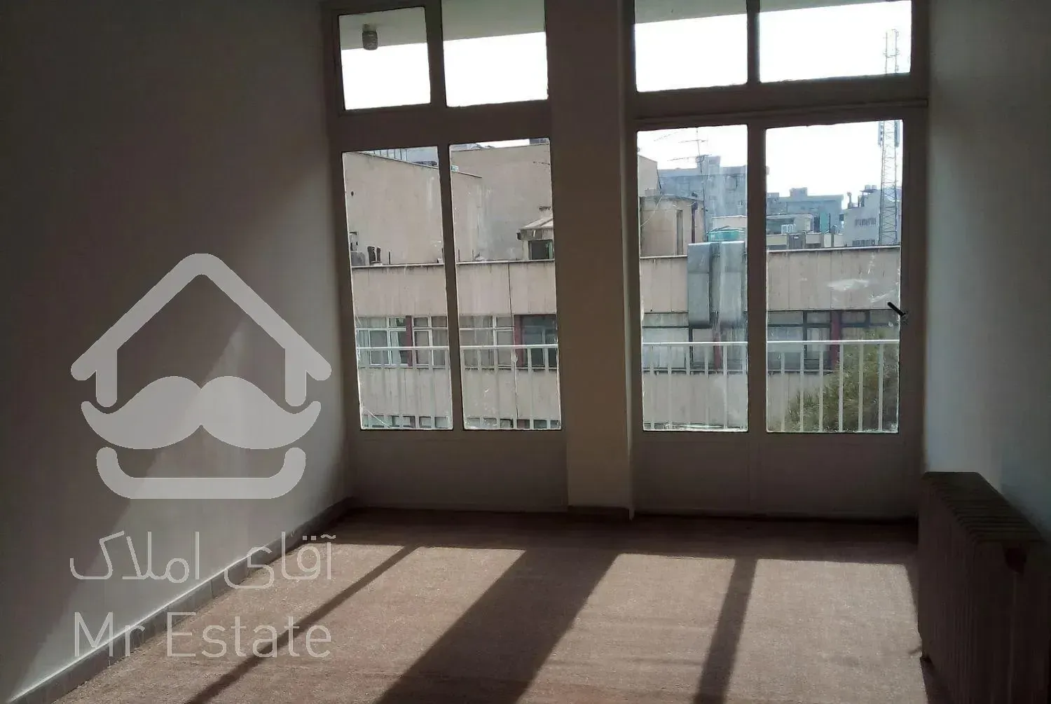 ۱۸۵متر ۴خواب طبقه سوم سندی با پارکینگ