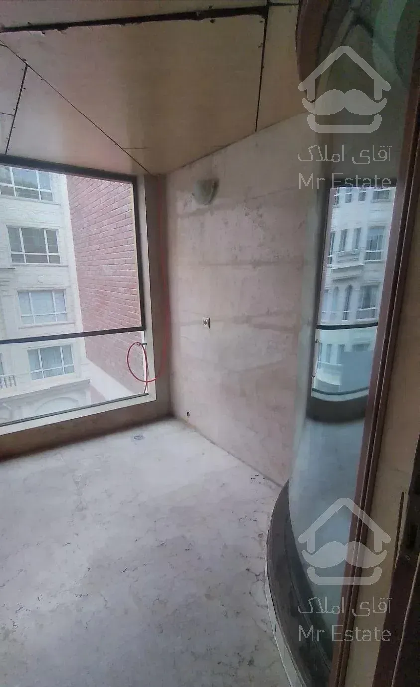 فرشته آقابزرگی۲۸۲متر۴خواب ۲پارکینگ فول امکانات