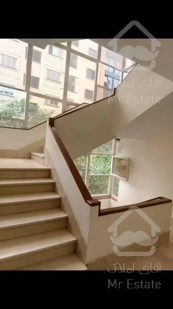 واحدی با نور فراوان