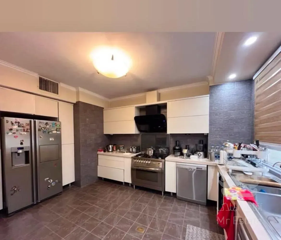 آپارتمان ۱۸۶ متری ، آجودانیه ، آفتابگیر بدون مشرف