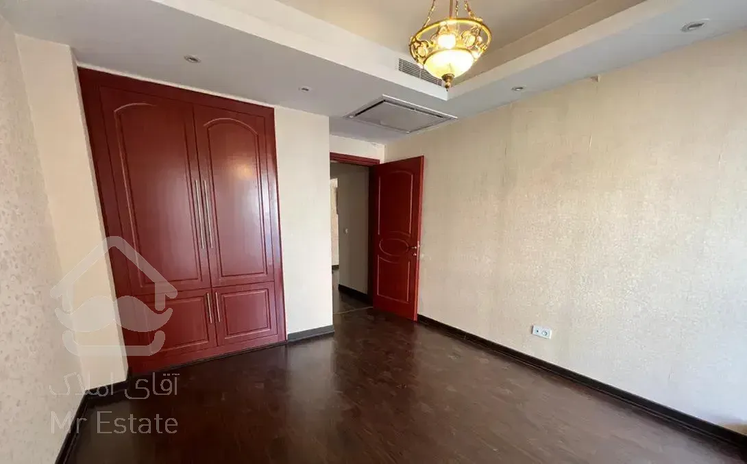 ۱۳۰ متر ۳ خوابه سعادت آباد