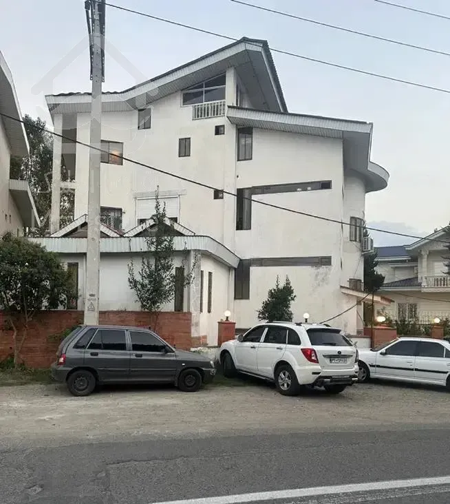 فروش آپارتمان ۱۴۰ متری ۲ خوابه طبقه ۱