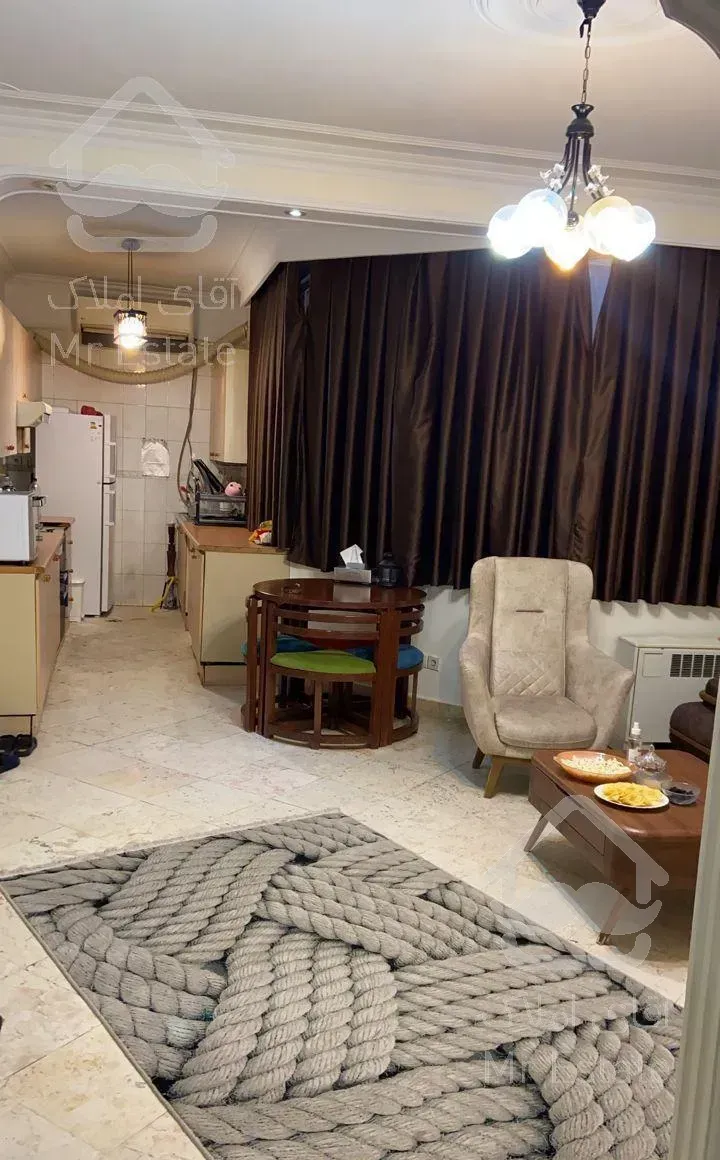 سعادت آباد صرافها ۸۰ متر دو خوابه رو به آفتاب