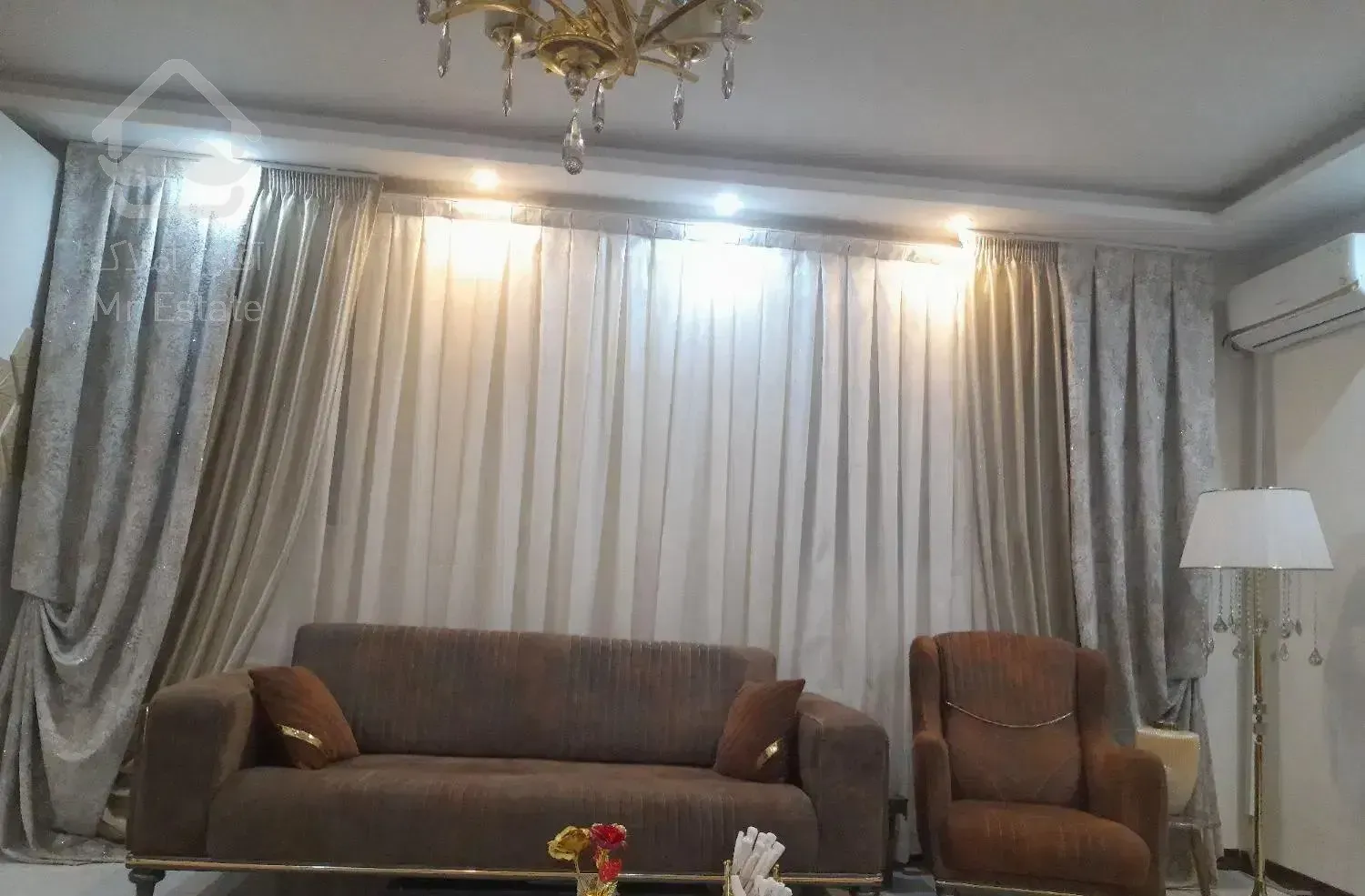 ستارخان تهران ویلا ۱۳۰متردردوواحد