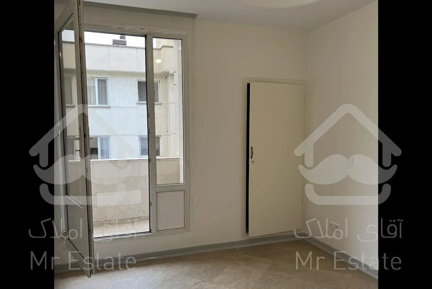 کاشانک ۲۰۰ متر تکواحدی غرق نور