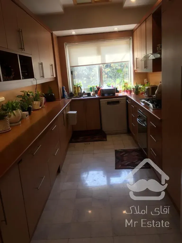 اجاره و رهن آپارتمان زعفرانیه 235  متر شیک