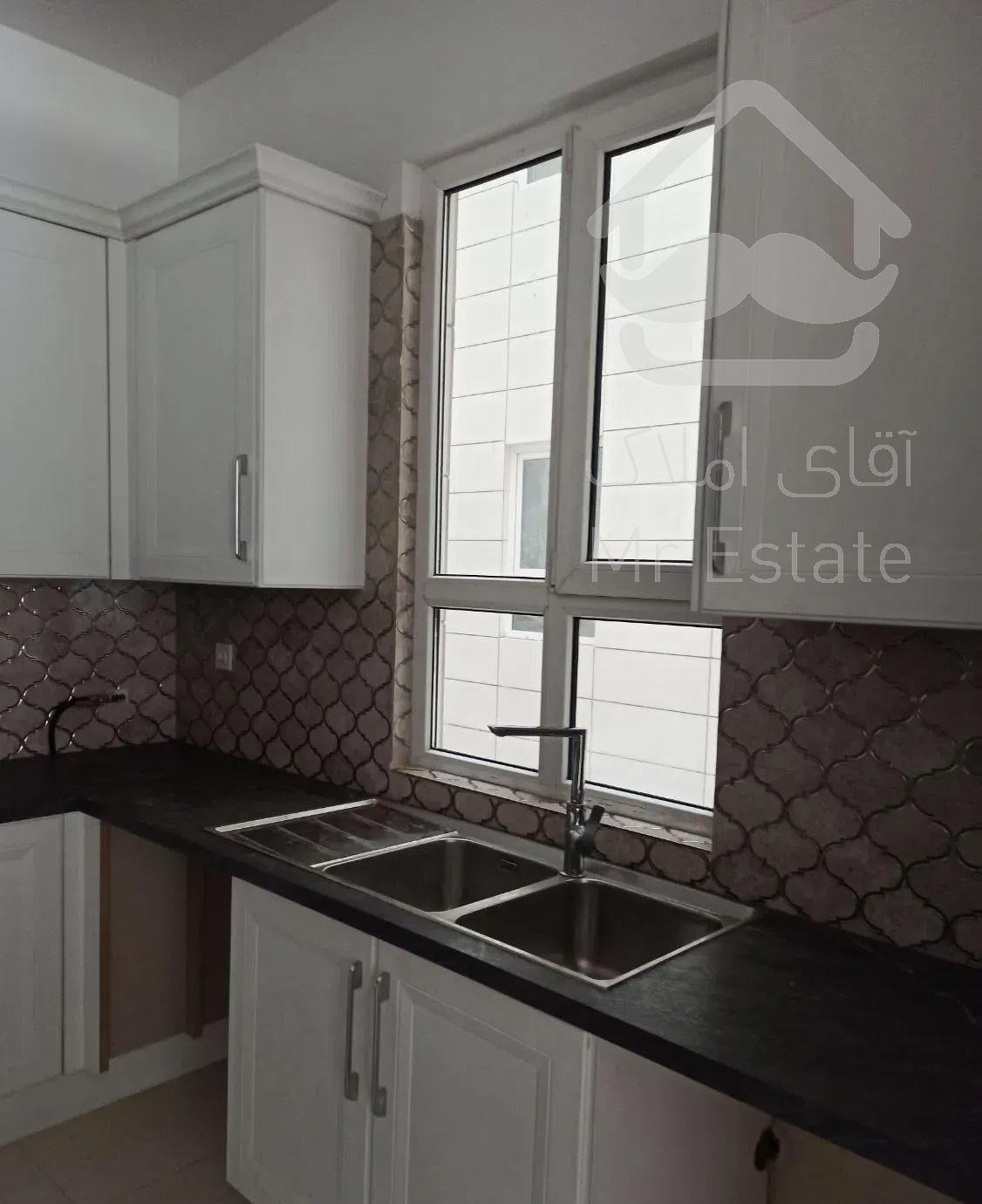 ۷۶ متر / سالن پرده خور قدی روبه خورشید/ کلیدنخورده