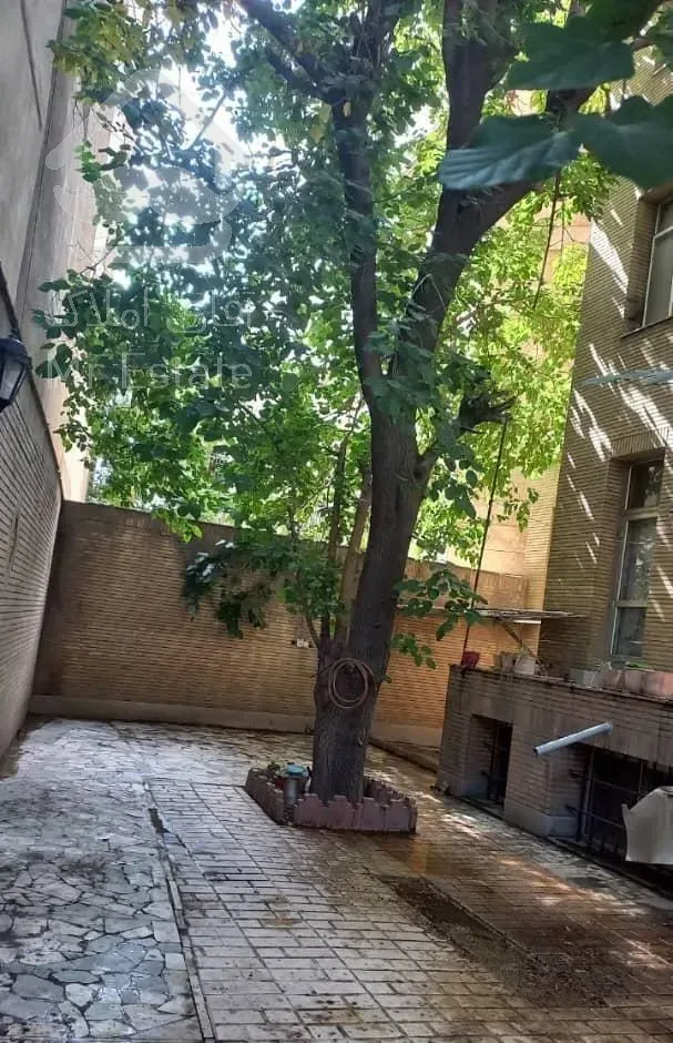 ۱۲۰متردوخواب با ۱۰۰مترحیاط اختصاصی شیک وتمیز