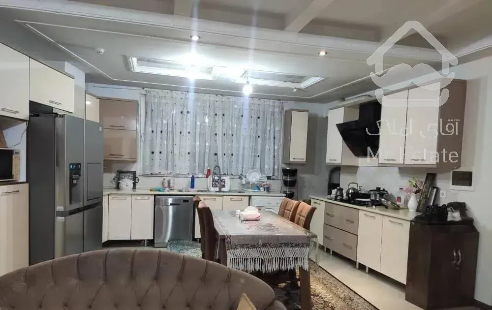 ۱۰۰ متری ۲خواب/فول امکانات/دوطرف نور