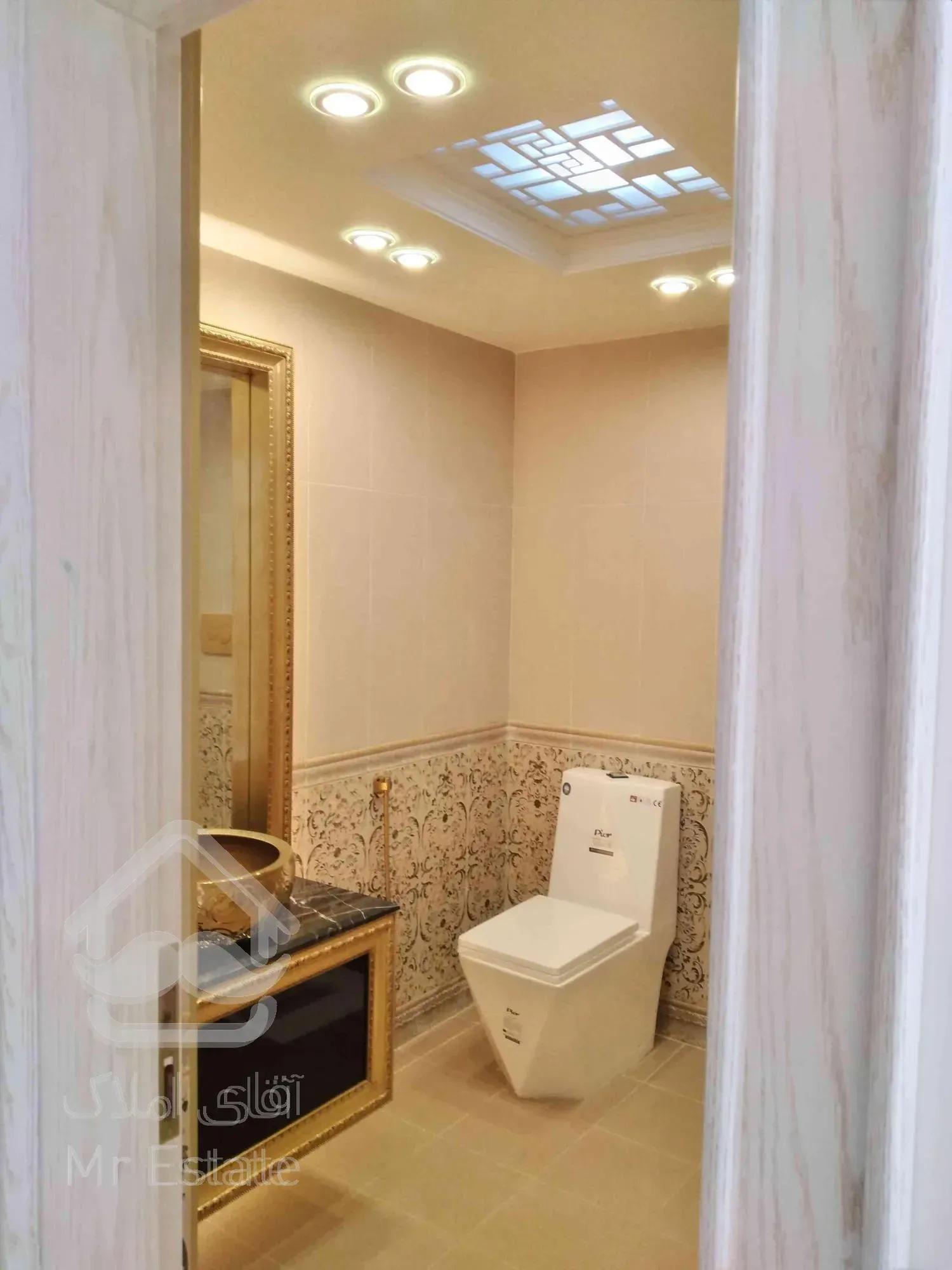 اپارتمان ۲۱۰متری تکواحدی سه خواب بلوارفردوس