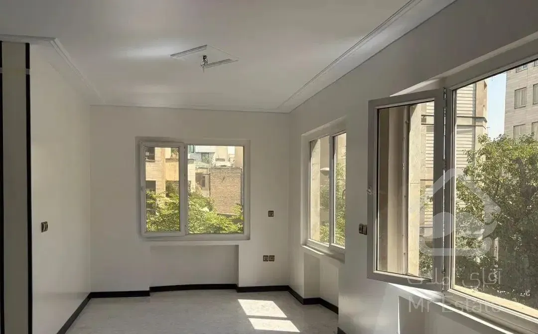 آپارتمان ۱۱۰ متری م شهدا خ منتظری