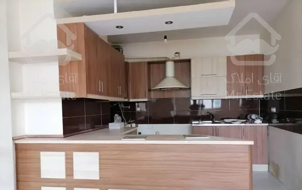 وکیل آباد ۸۵ متر طبقه ۴