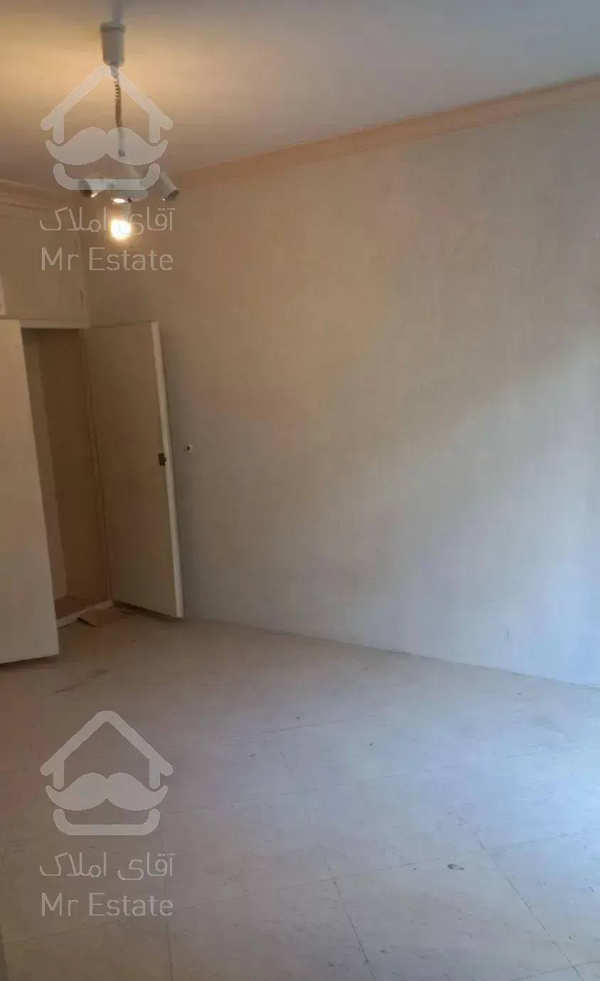 اپارتمان همکف۸۰متر۲خواب پارکینگ اسانسورپارکینگ انباری