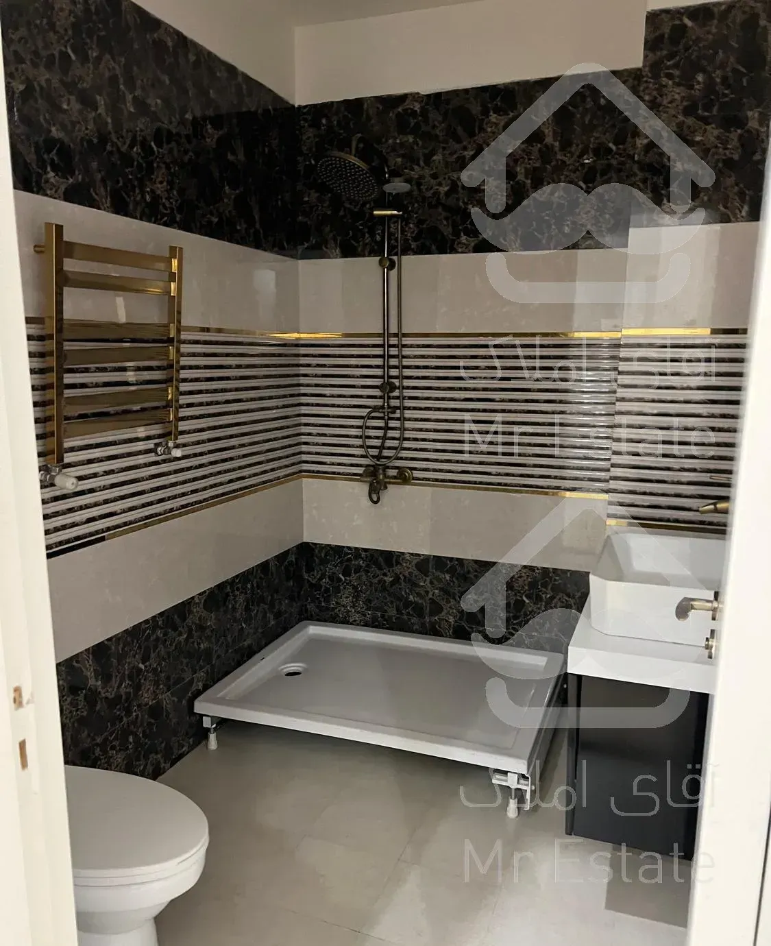 اپارتمان  ۲۲۰ متر کلیدنخورده