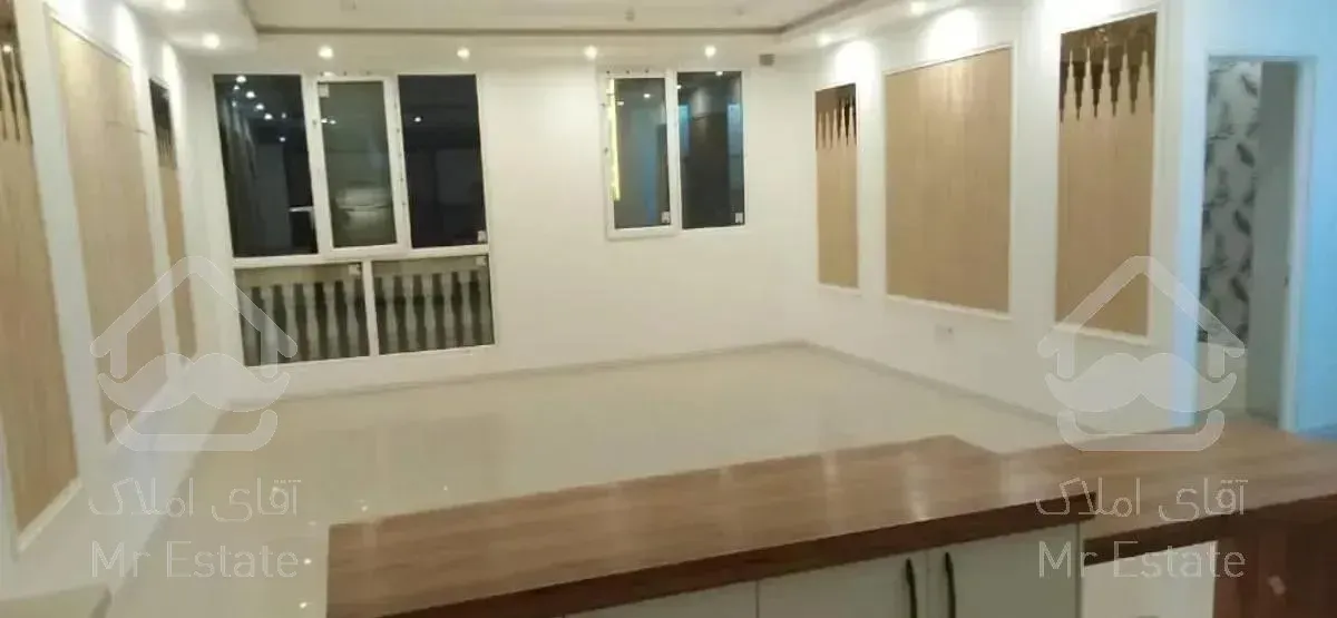 آپارتمان ۱۳۲ متری / لوکیشن اول منطقه / کلید نخورده