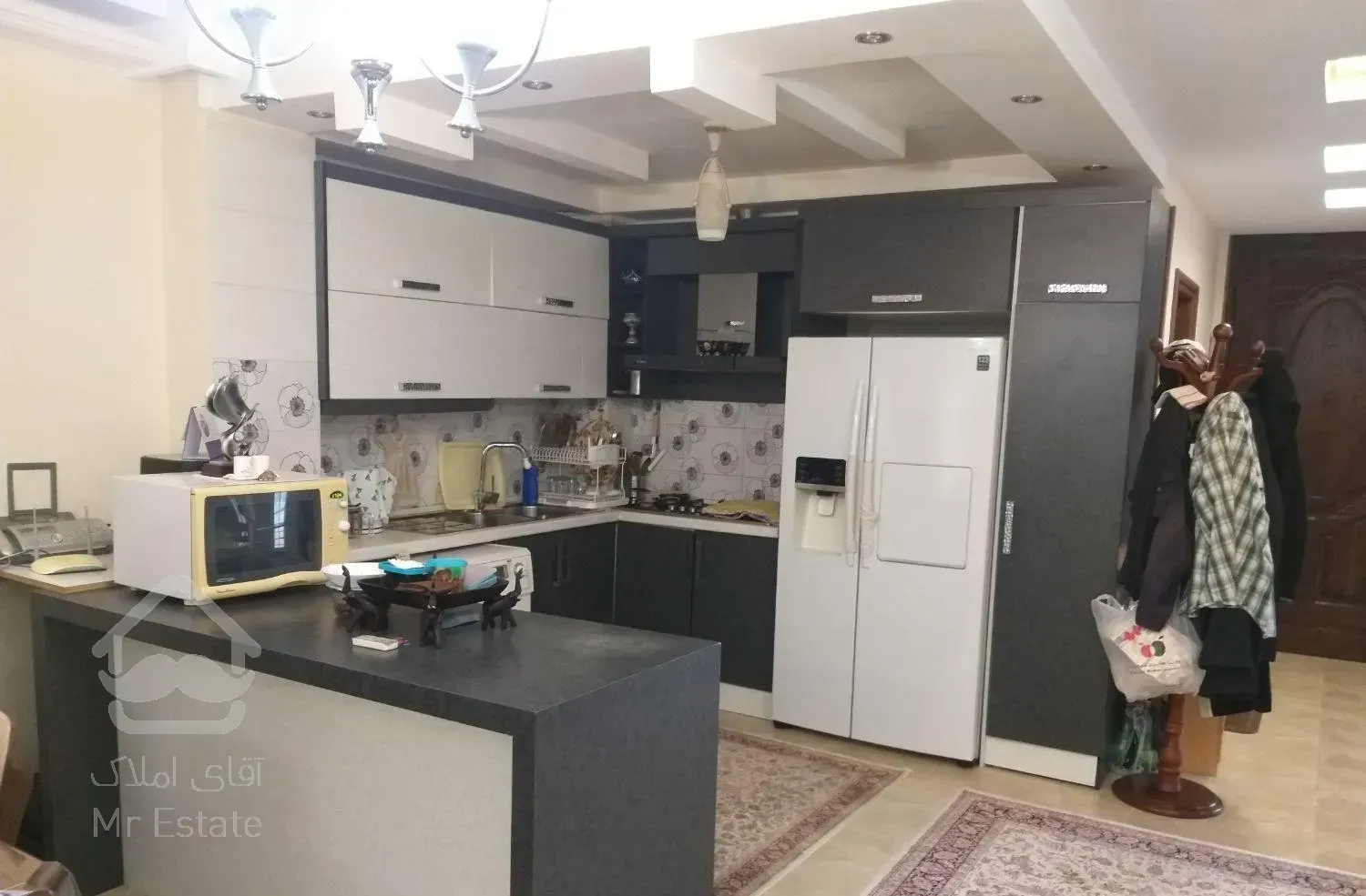 فروش خانه ویلایی ۳۰۰ متری ۳ خوابه