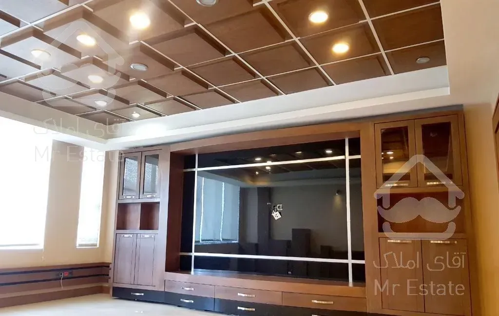 پارک ساعی 2800 متر بنای  اداری در 30 واحد دربست