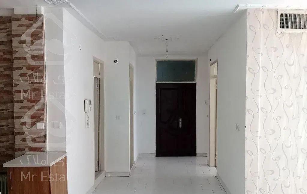 105 متر دو خوابه، چسبیده به پارک لاله