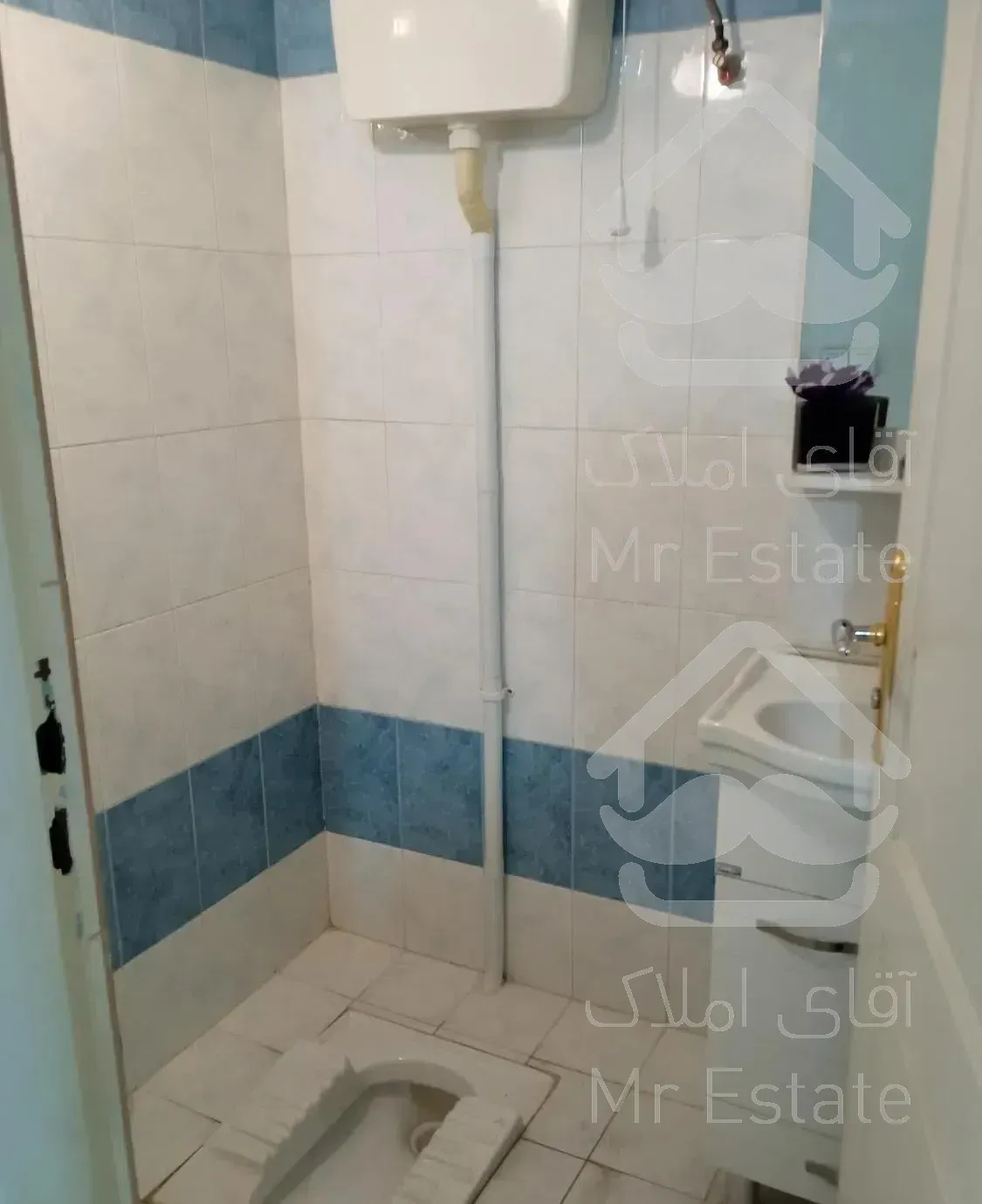 یک واحد اپارتمان واقع در 220 غربی