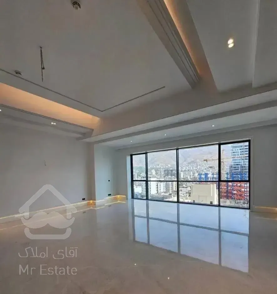 ۱۳۵متر کلید نخورده ۳خواب تاپ لوکیشن طوقانی