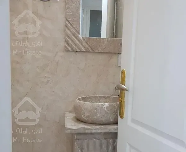 82 متر ، پونک