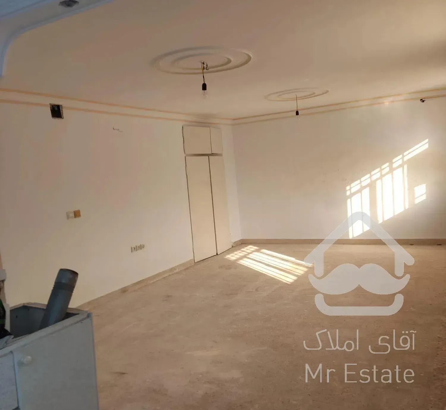 خانه ویلایی ۳۰۰ متر با ۱۴۰ متر بنا