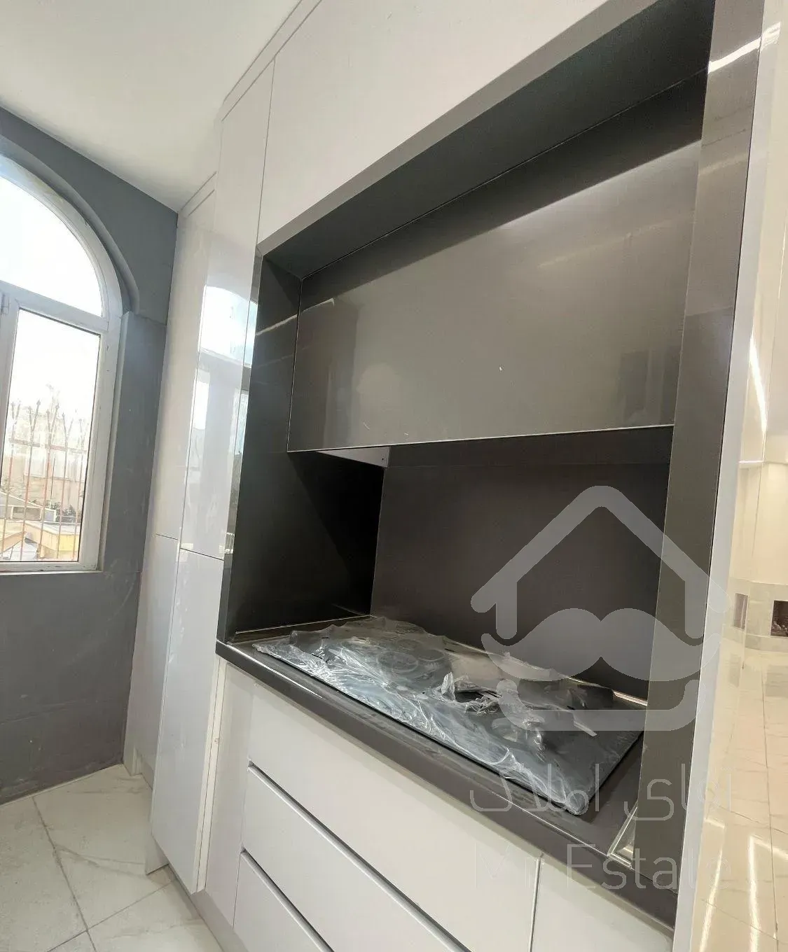 فروش آپارتمان ۱۰۹ متری ۲ خوابه در حکمت