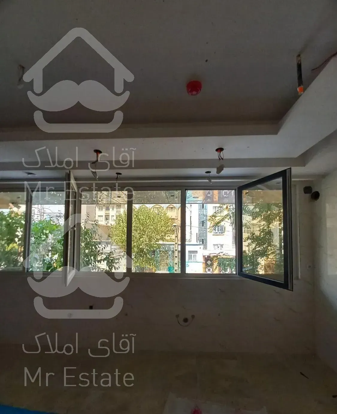 آپارتمان ۱۳۸ متری،۴ خواب،کلید نخورده