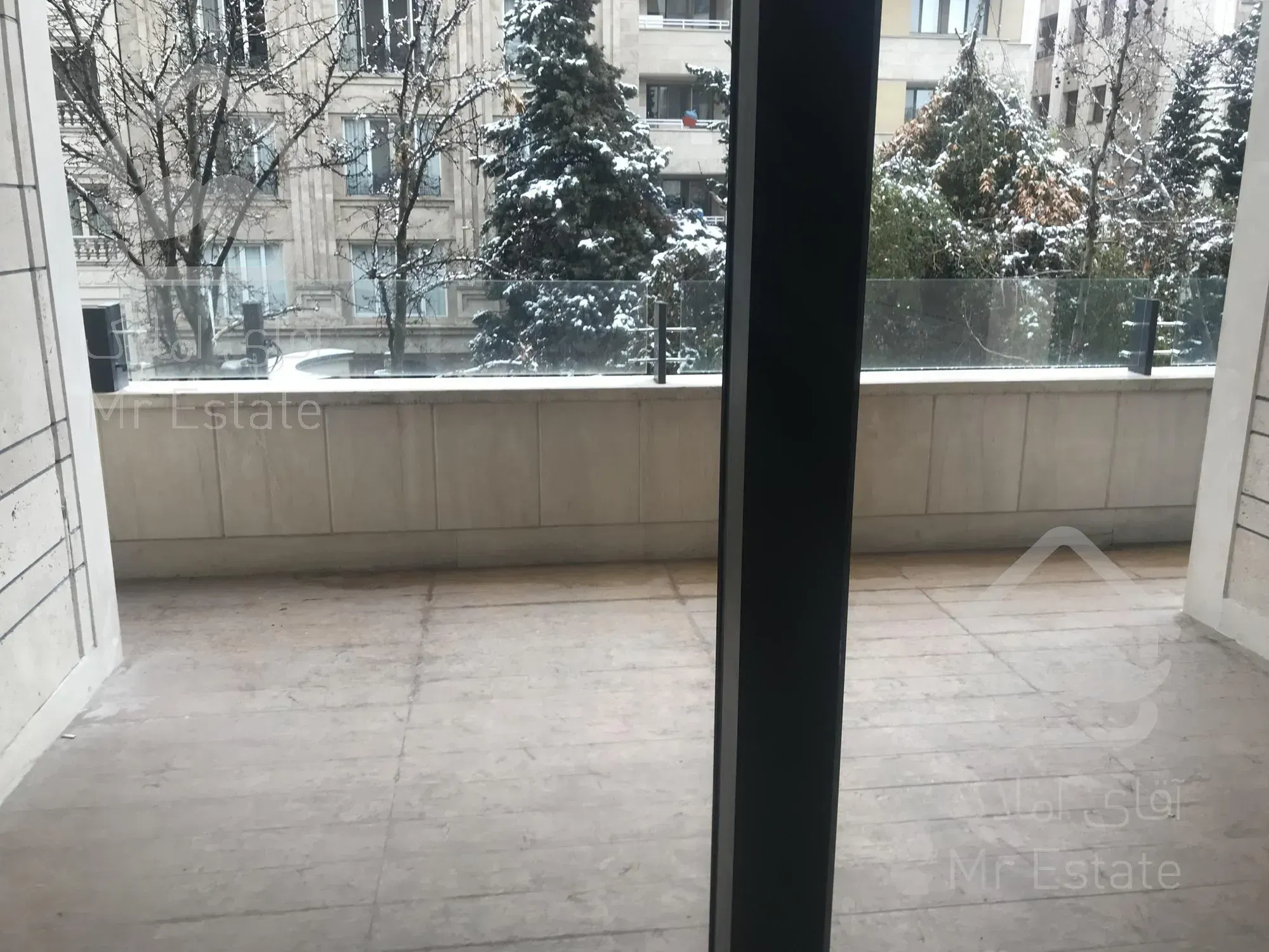 آپارتمان ۲۶۰ متری مدرن کامرانیه ۲۰ متر تراس