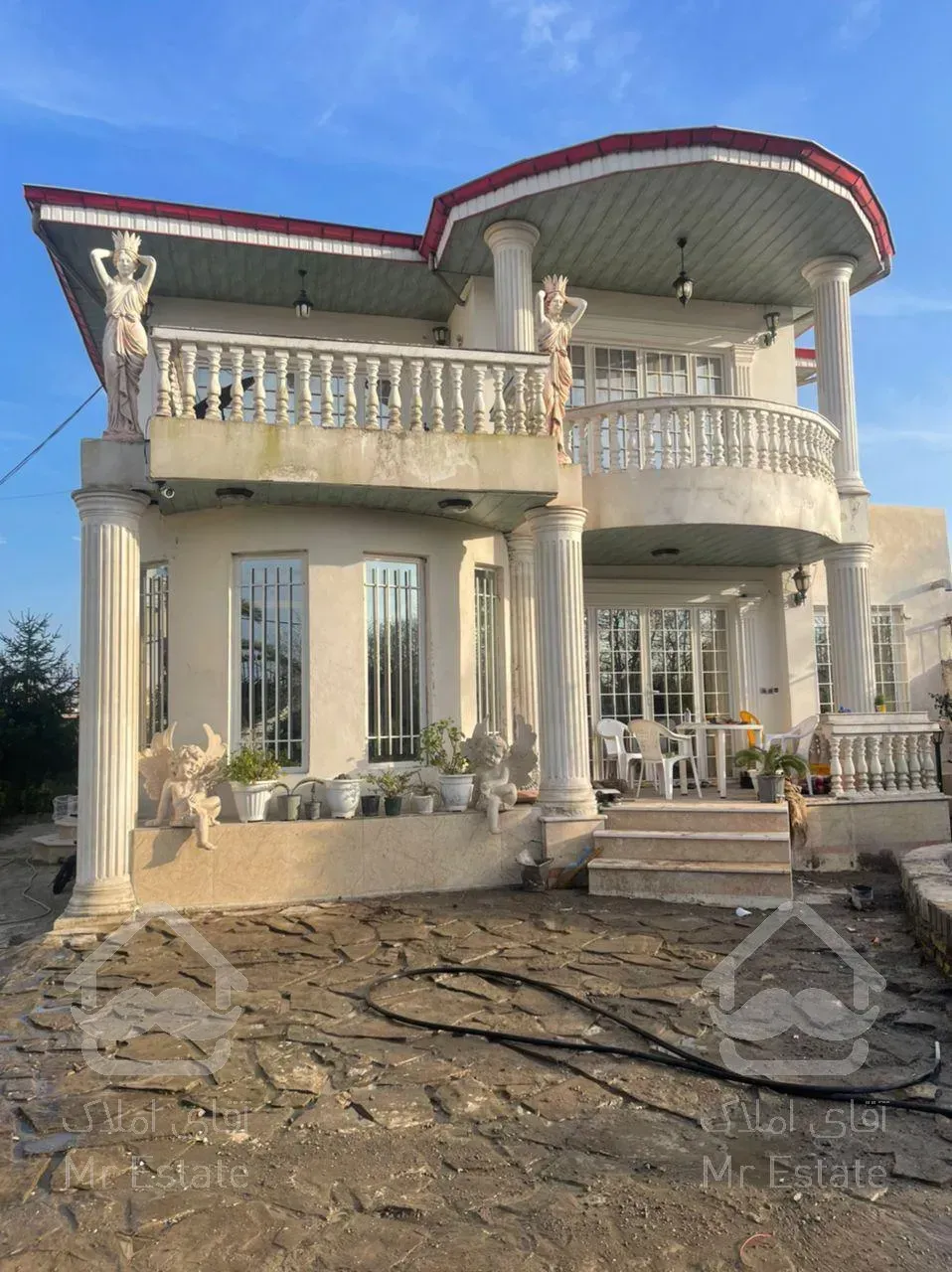 عمارت بزرگ لاکچری ساحلی