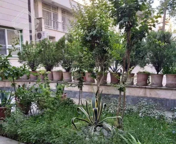 خانه کلنگی ١٦٢ متر نیاوران