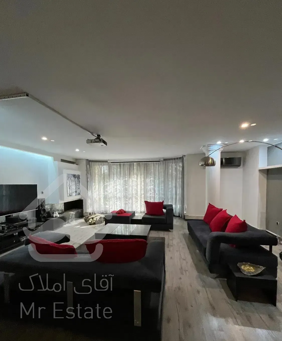 کلید در اختیار /۱۲۰ متر همکف / مناسب کار یا سکونت