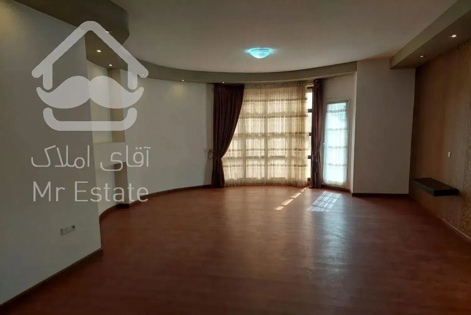 اجاره اپارتمان ۱۳۰ متری شیک پشت هتل پارس