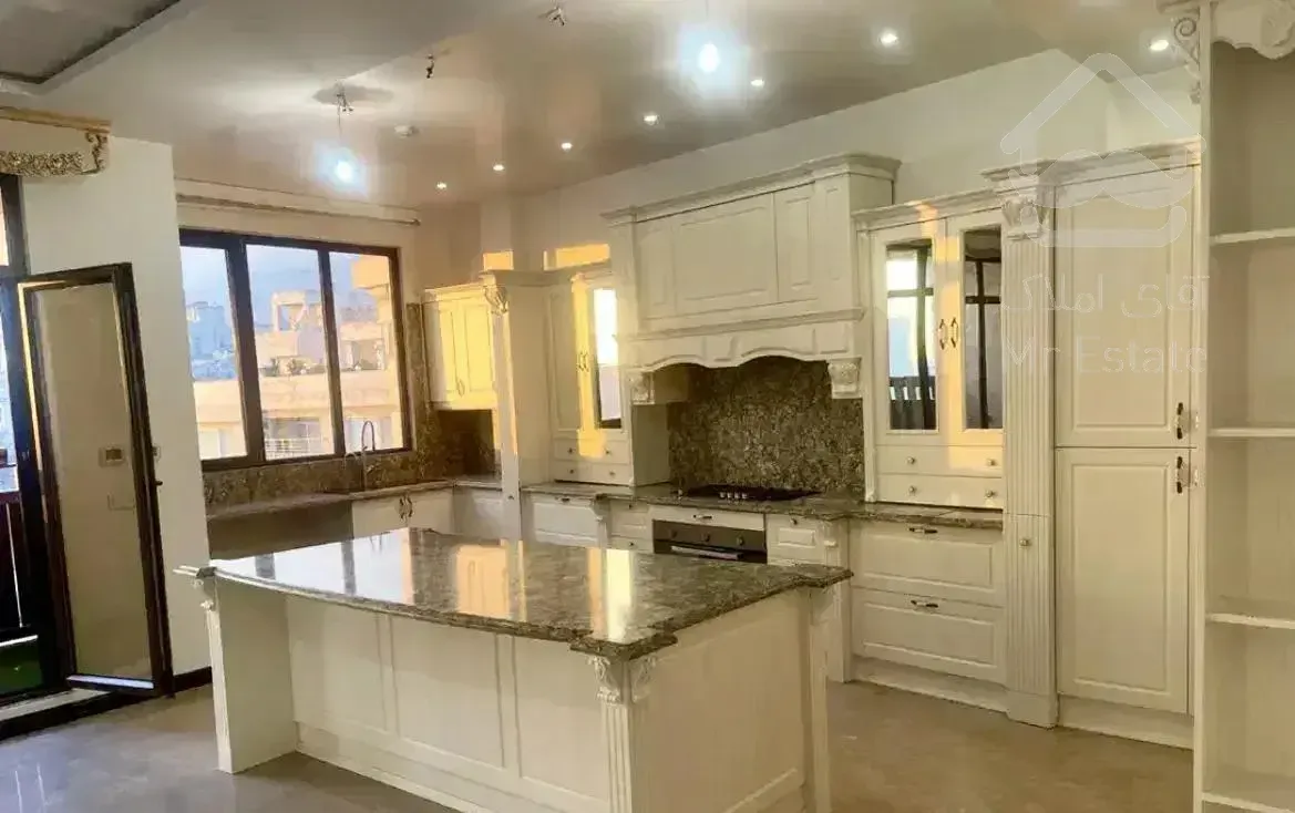 ۱۰۰متر م میدان تاپ لوکیشن