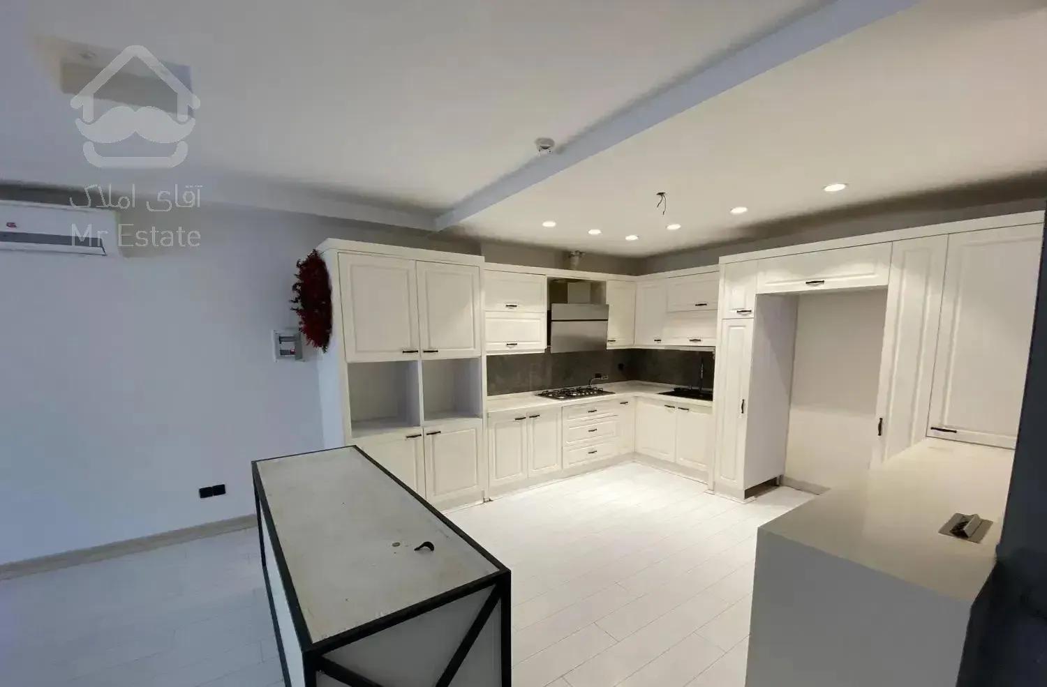 ۱۸۵ متر. گلشن  لابی مجلل. روف گاردن. نگهبانی