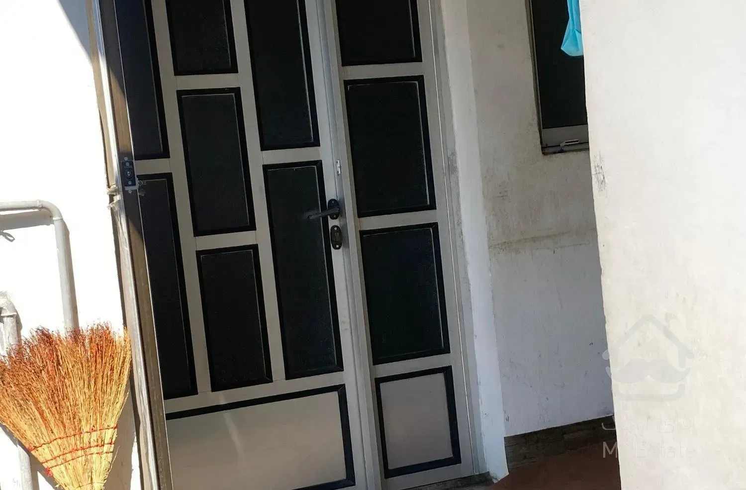 خونه۸۵متری تک واحدی تک برگ سند بدون وقف وعقب نشینی