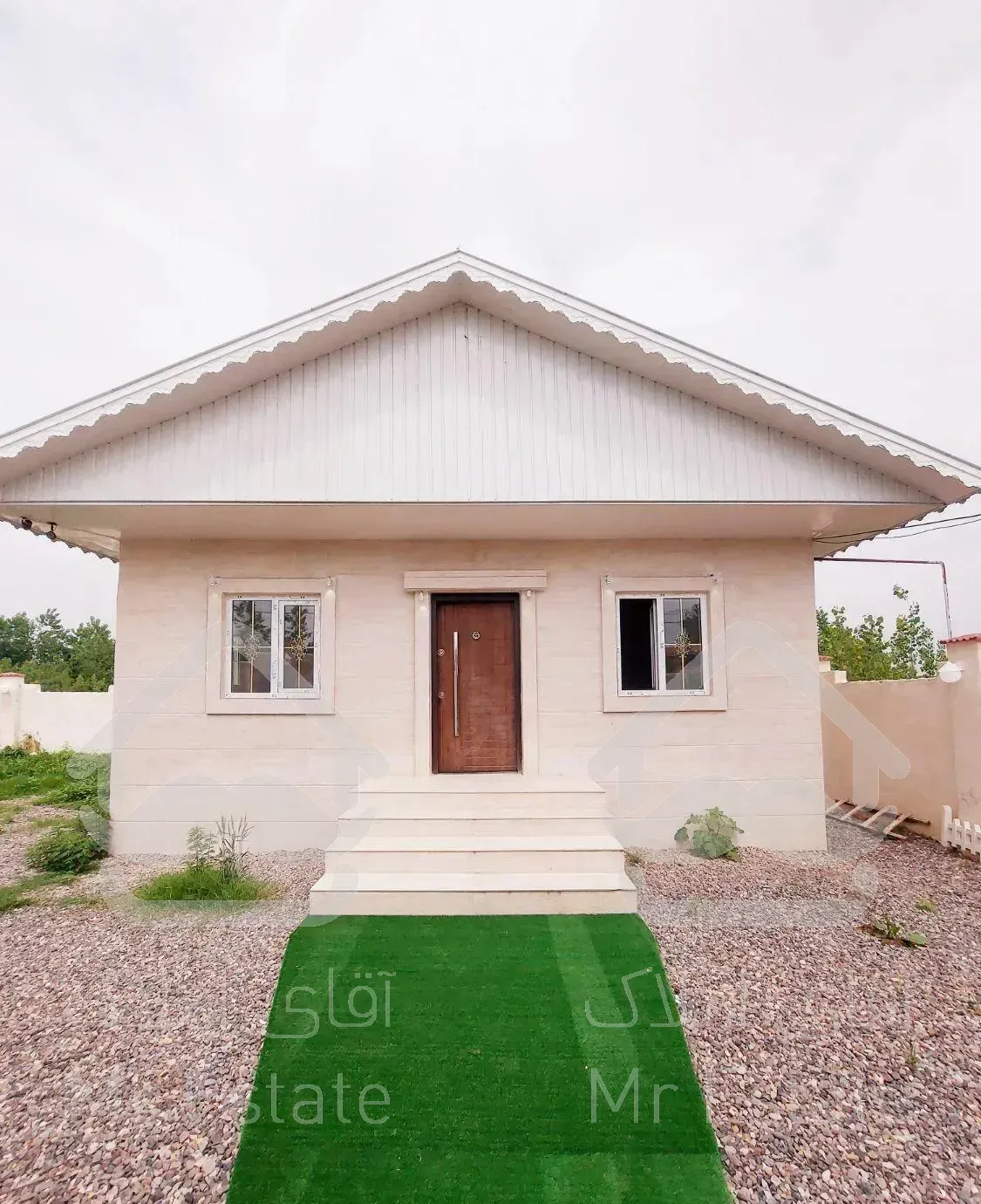 ویلایی نوساز ۳۰۵ متری در اطراف صومعه‌سرا