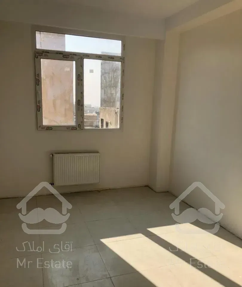 آپارتمان ۱۳۰ متر ۲ خ/پلان تفکیکی/غرق نور/نوساز