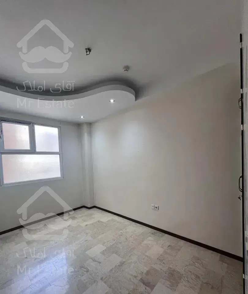 ۱۳۶متر سه خواب ۲ساله سالن‌پرده‌خور غرب باقری