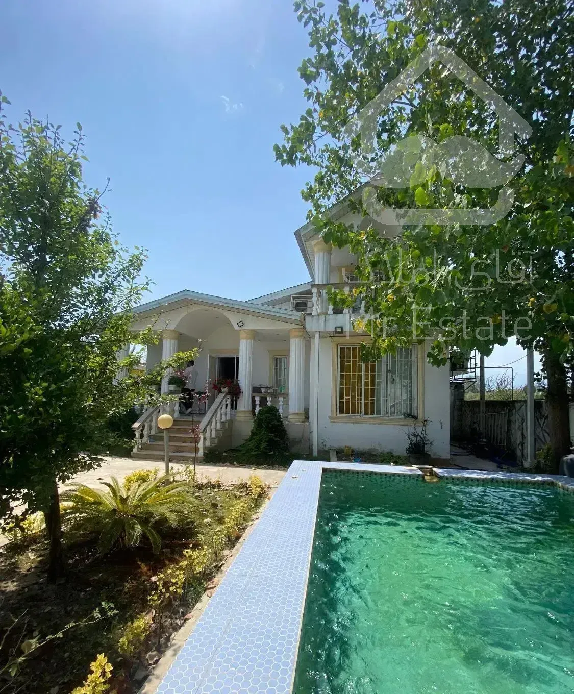 ویلاباغ ۴۵۰متری استخردار با سند رسمی /مشرف جنگل